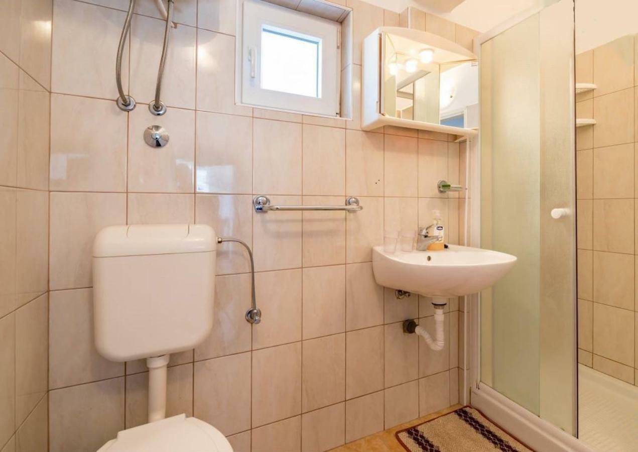 Apartmani Sersic Baska  Exterior photo